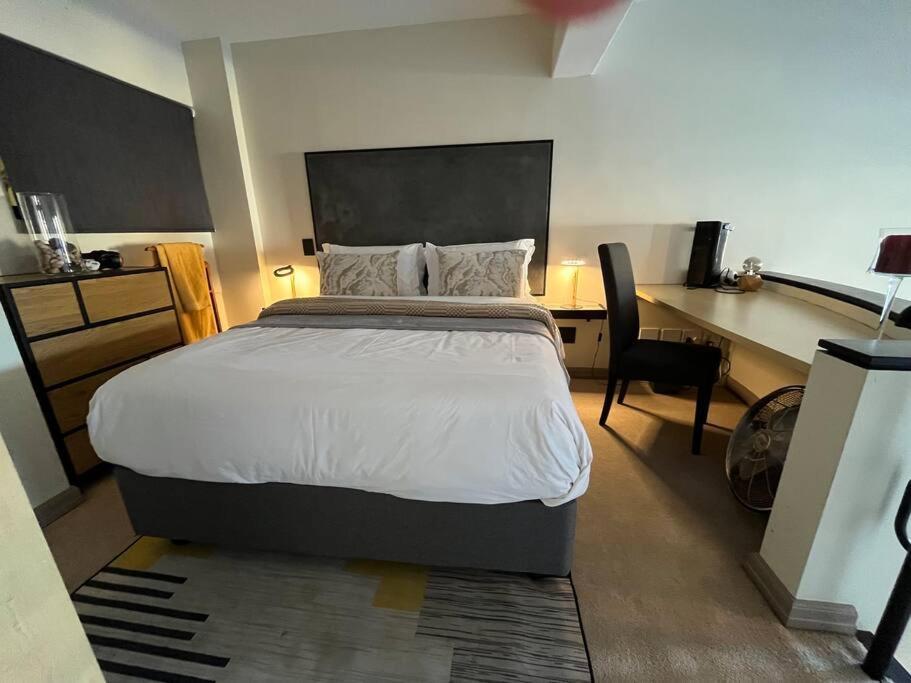 Apartment Beautiful Haven 2gyms With Pool & Parking *