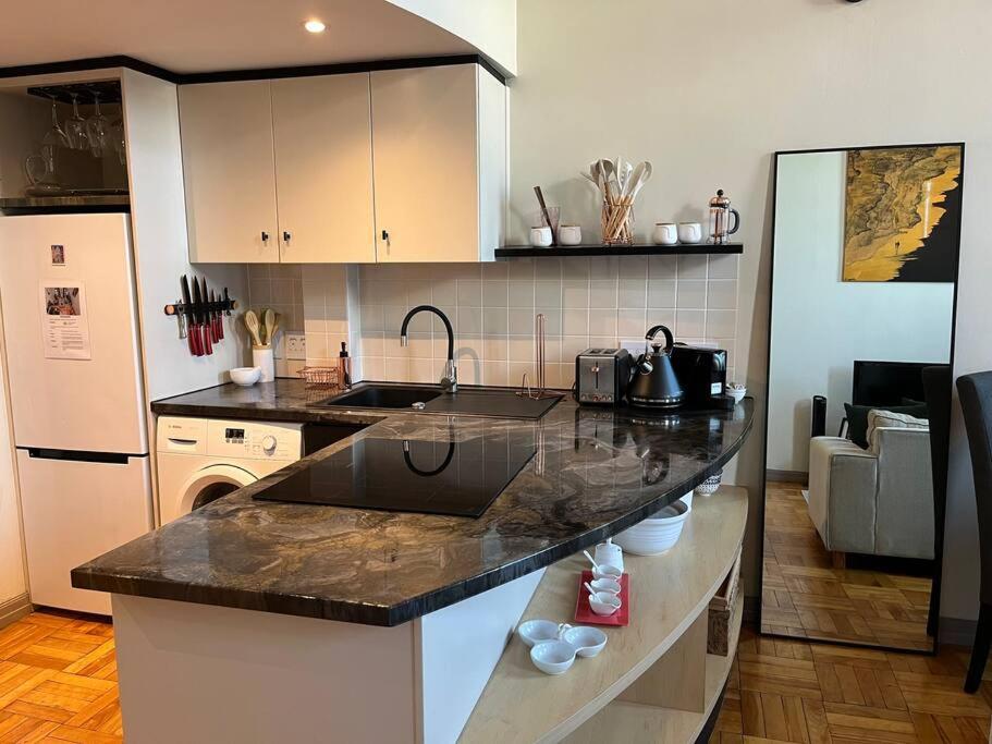 Apartment Beautiful Haven 2gyms With Pool & Parking Cape Town
